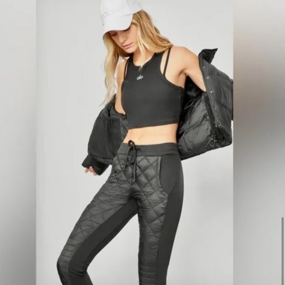 ALO Yoga Pants - Alo Yoga High-Waist Moto Puffer Pants In Black